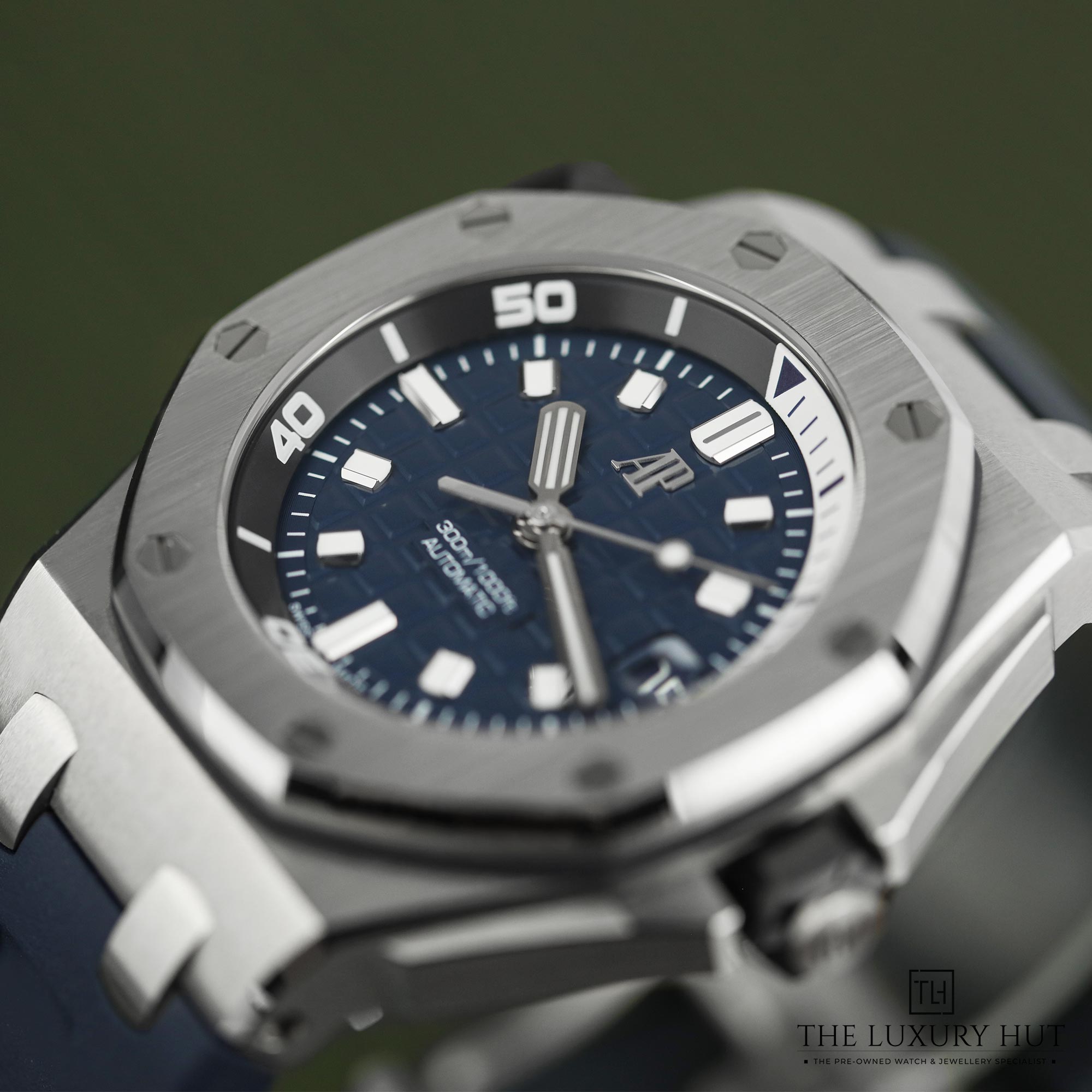 2024/10/AP_Royal_Oak_Blue_Mega_Tapisserie_51205-h.jpg