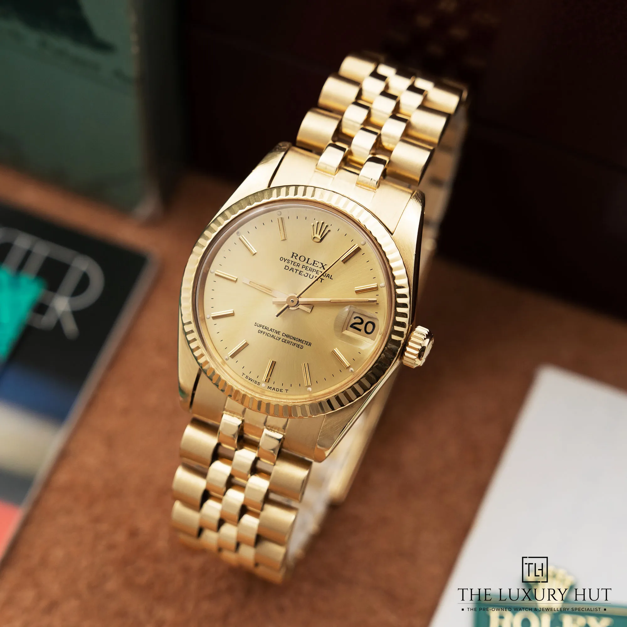 2025/12/14abbebb-d6b3-4340-959f-aa183e48a9c7Rolex_Datejust_31mm_Yellow_Gold_Champagne_Baton_52503-b.jpg.webp