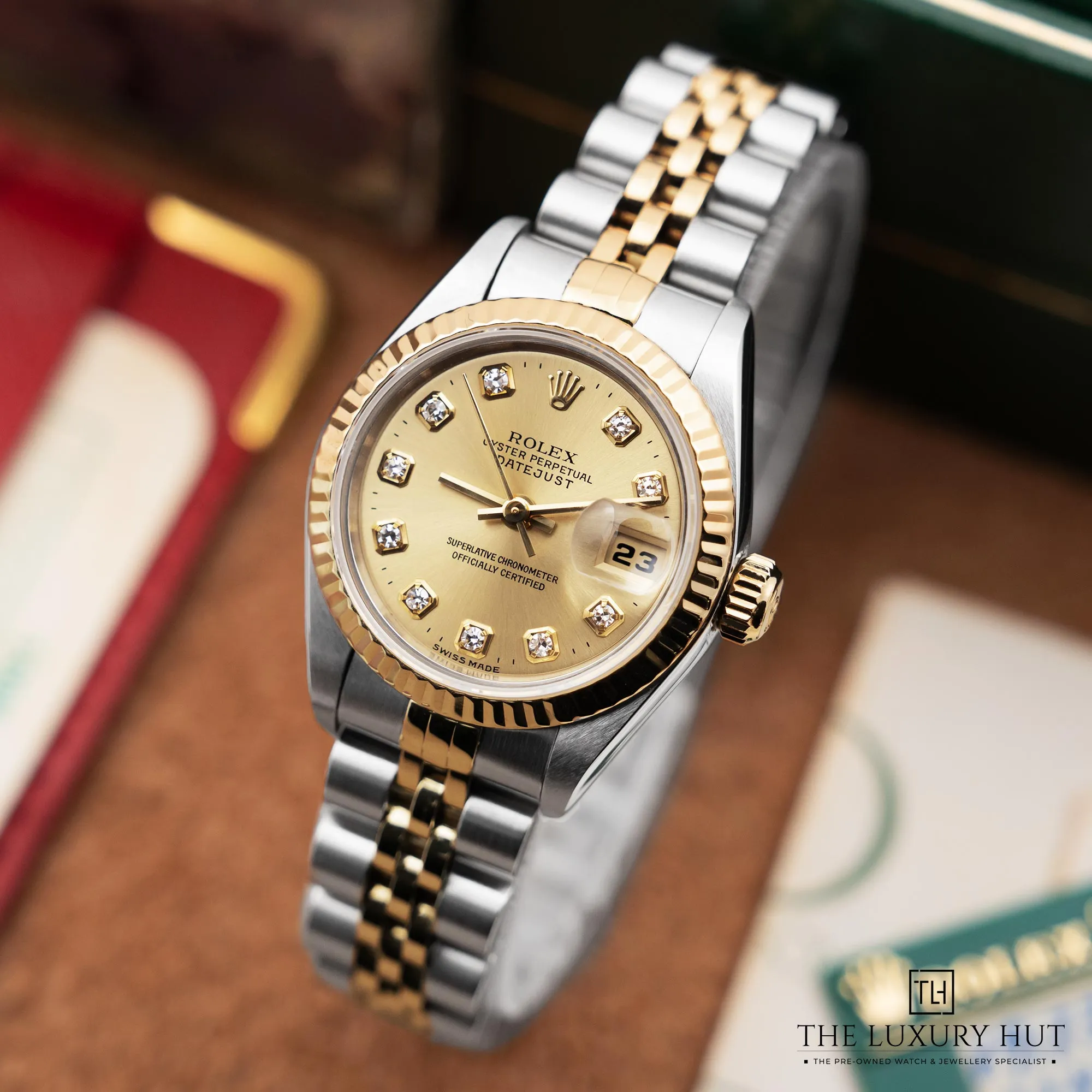 2026/01/12770c02-3fc4-4077-89f6-c669f321d088Rolex_Lady-Datejust_26_Champagne_Diamond_52556-b.jpg.webp