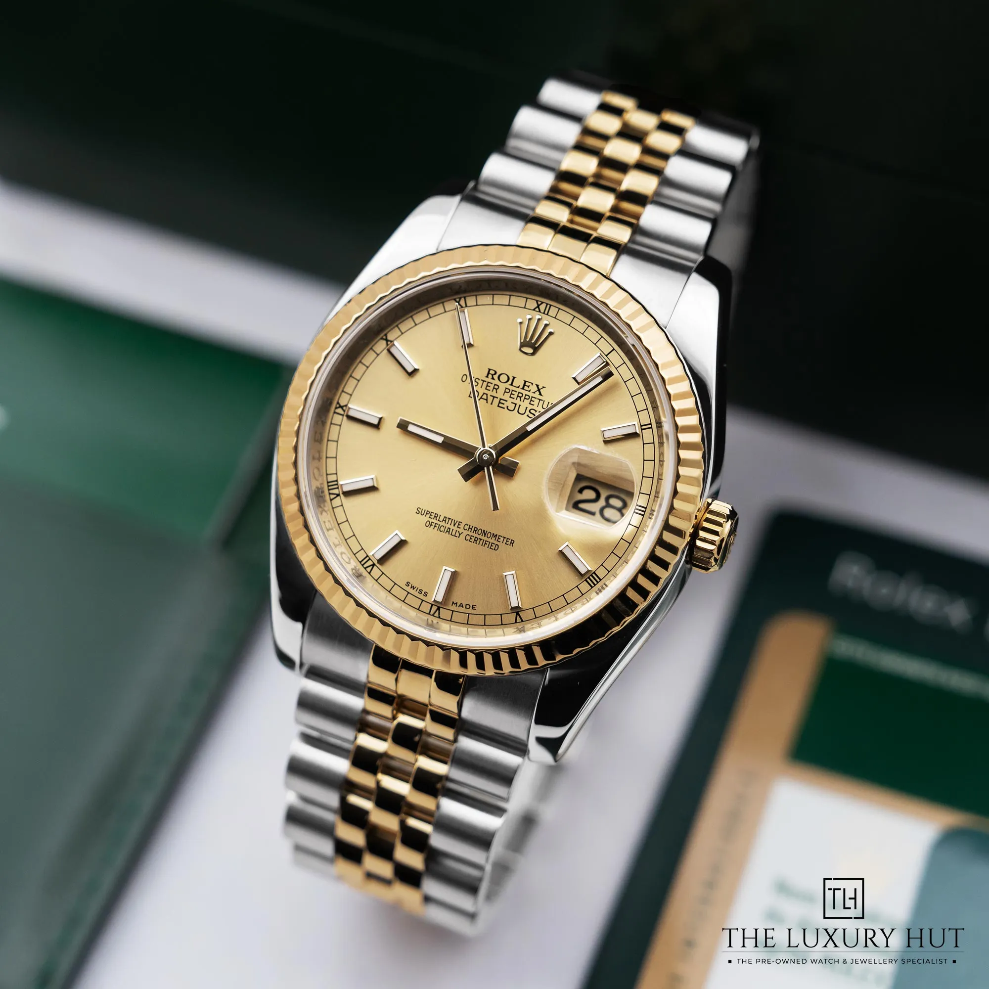 2026/01/2b574658-4bfa-418c-95a2-439ba136b64bRolex_Datejust_36_Champagne_Baton_Dial_LB800-b.jpg.webp
