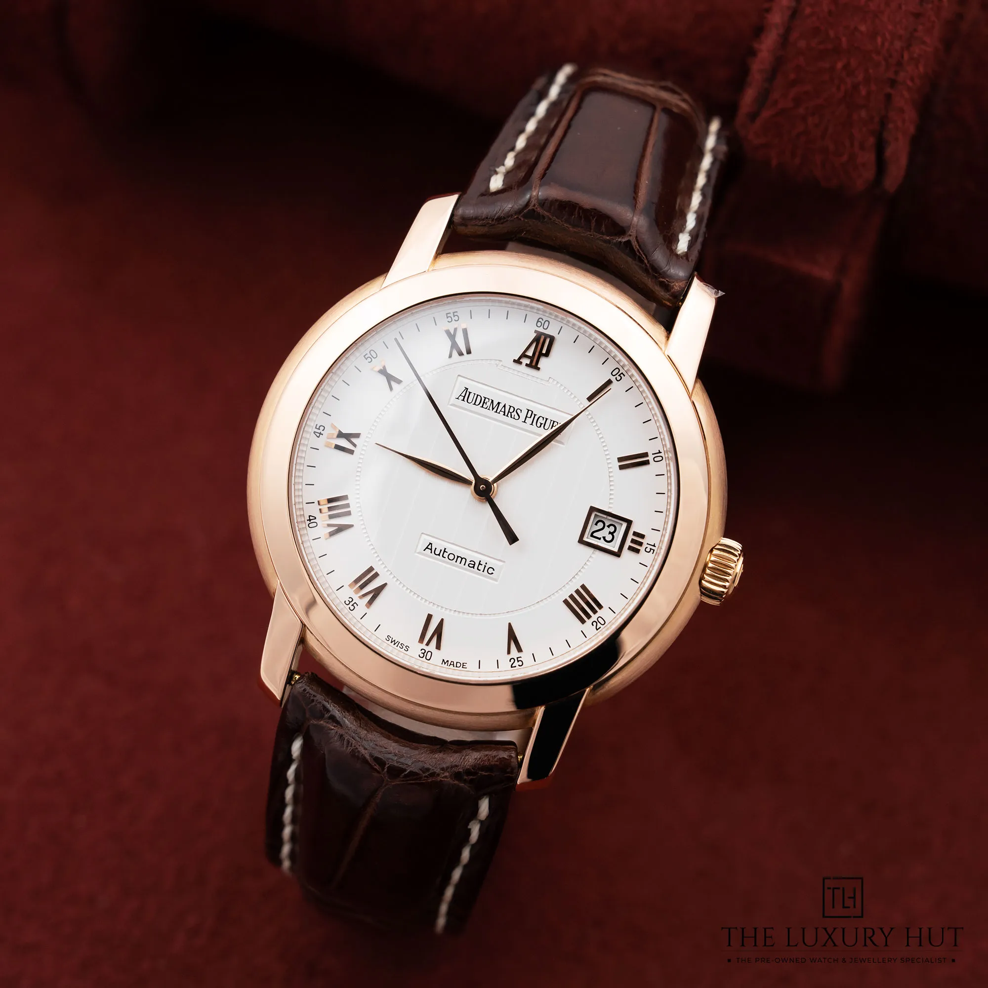2026/01/43426f7b-66e6-4ae4-bed6-9d29d1a6fb00Audemars_Piguet_Jules_Audemars_Rose_Gold_White_LB781-b.jpg.webp