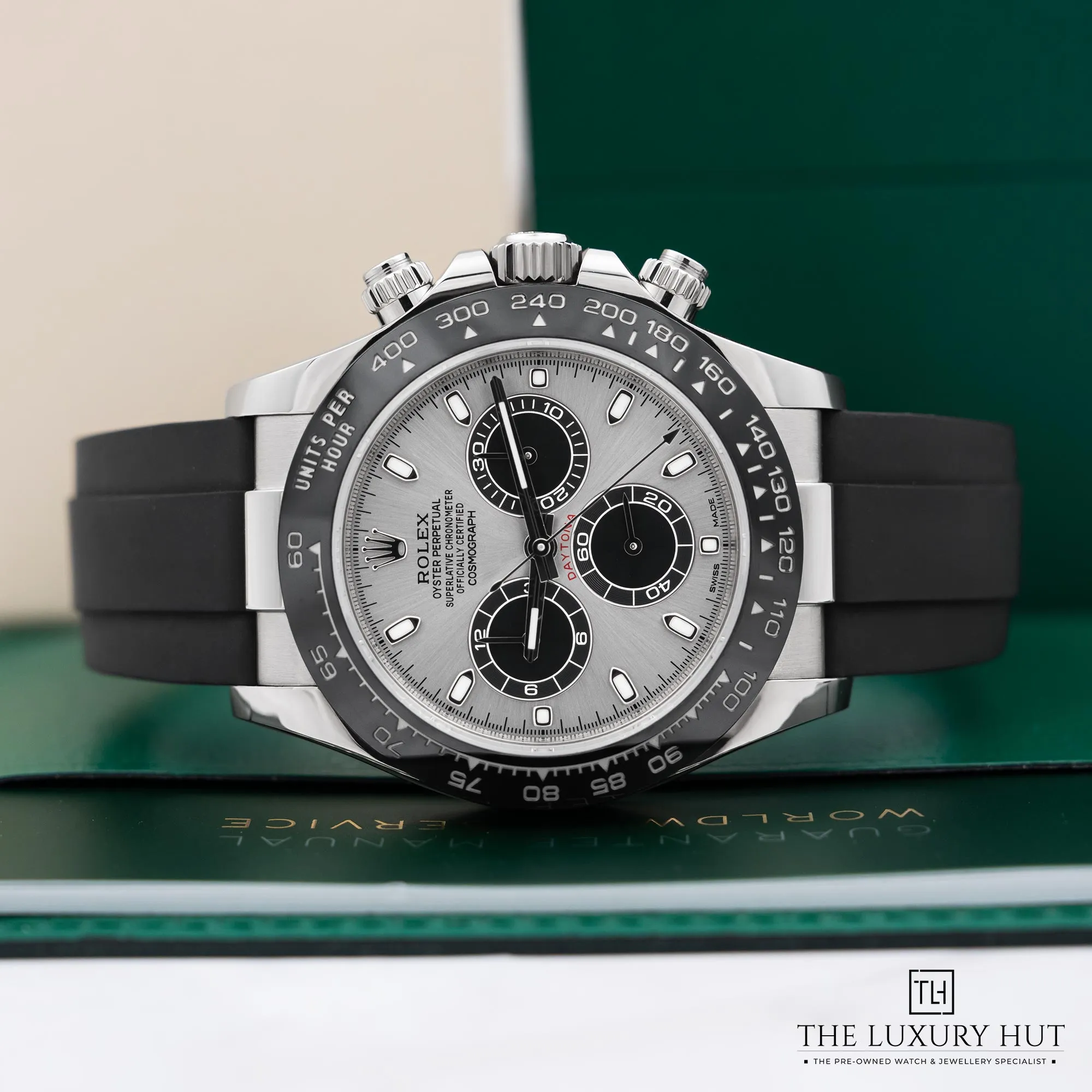 2026/01/af923342-16ec-4861-93b1-132b9b94a266Rolex_Daytona_Ghost_White_Gold_Silver_Sunburst_LB793-cc.jpg.webp