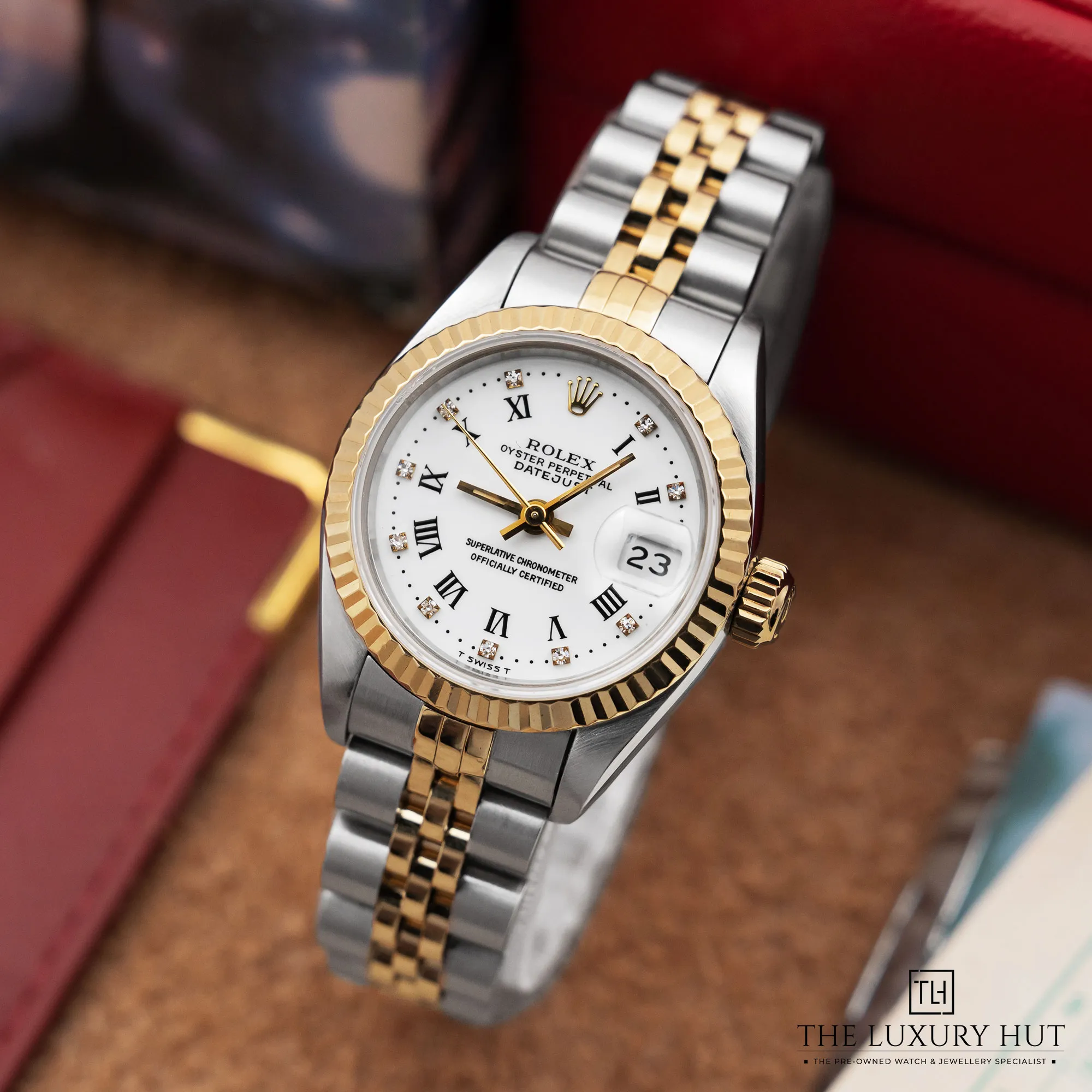 2026/01/b49e7d05-ac0e-472a-8210-9e202ac151d5Rolex_Lady-Datejust_26_White_Roman_Diamond_52554-b.jpg.webp
