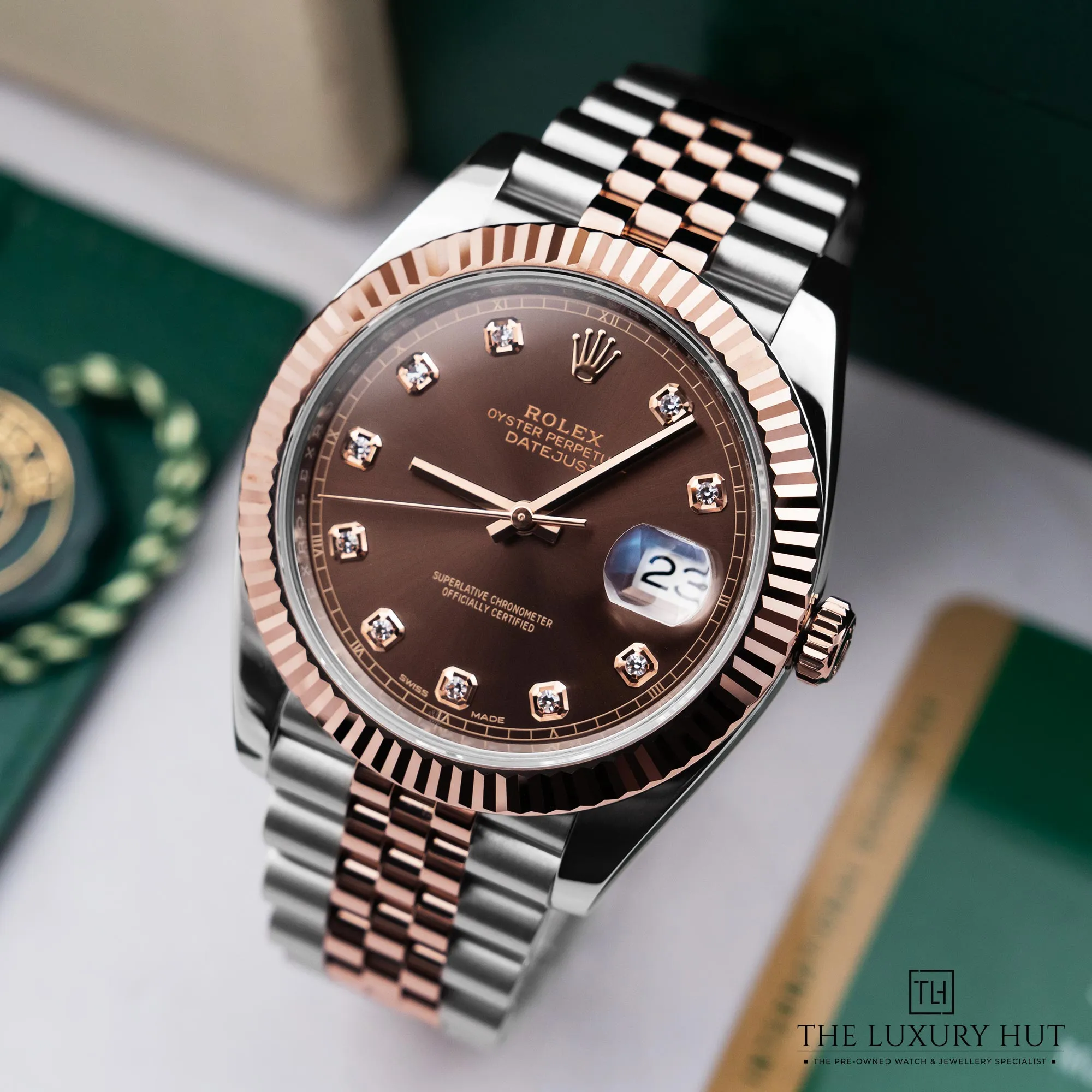 2026/02/acd05f89-9631-4c3c-9883-d8be266866a6Rolex_Datejust_Steel_Gold_41_Chocolate_Diamond_52599-b.jpg.webp