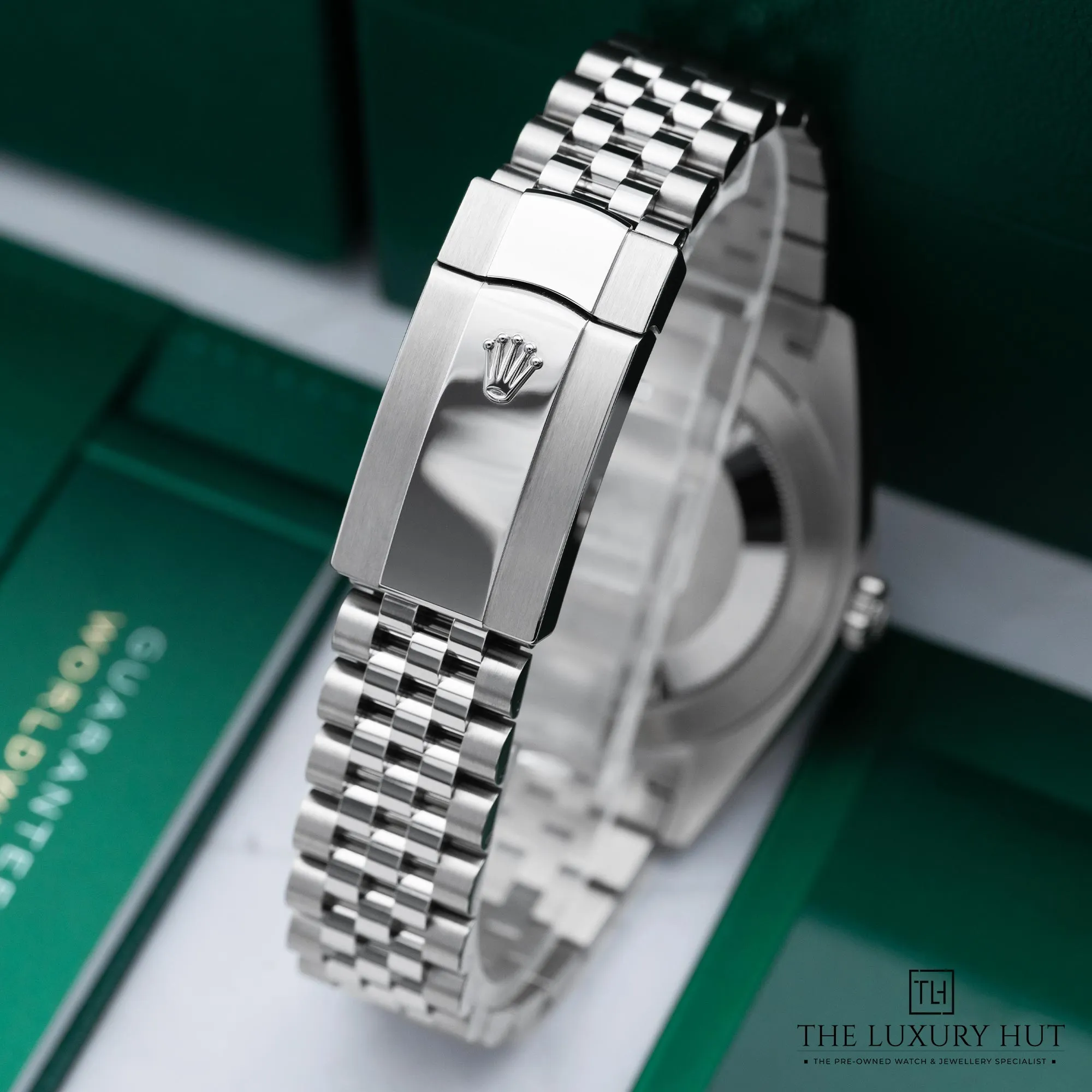 2026/02/bbc42eb6-a3c9-42b0-8271-cf130734b9a3Rolex_Datejust_41_Mint_Green_Baton_Dial_LB823-d.jpg.webp