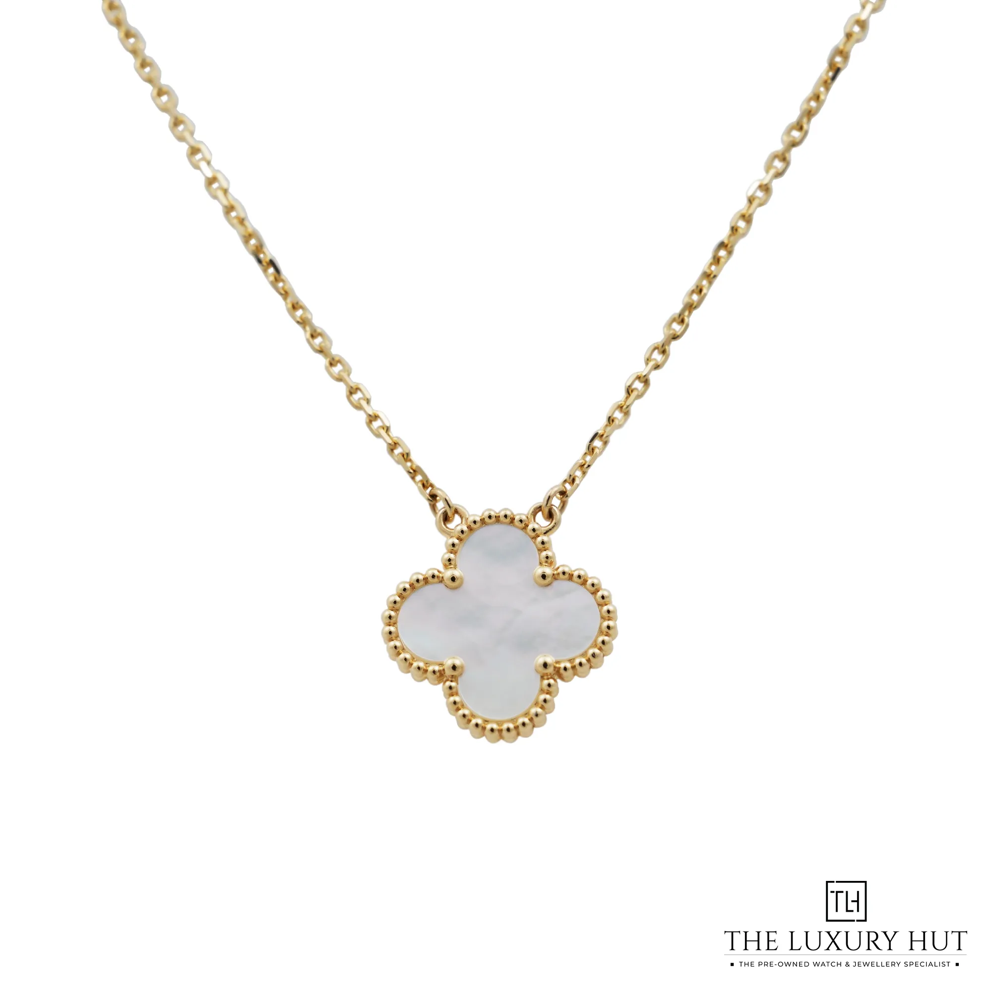 2026/05/01240ffb-c5c1-449b-8803-3d4235845880Van_Cleef_Arpels_Vintage_Alhambra_MOP_Pendant_52960-a.jpg.webp