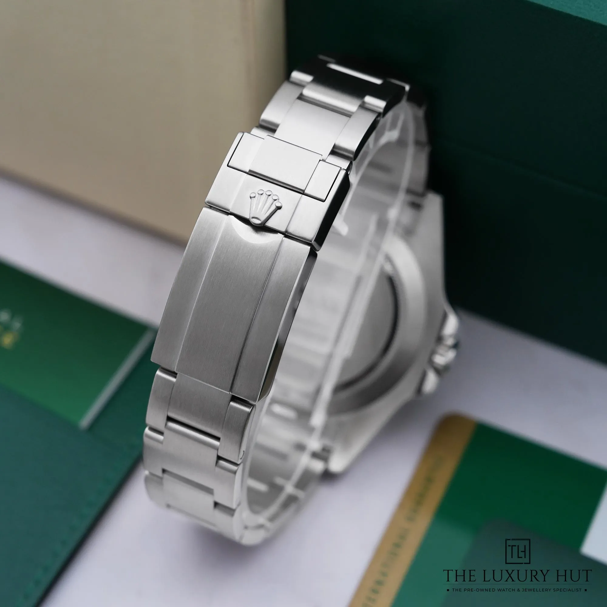 2026/05/d546691e-ba69-466f-91ca-01081b215018Rolex_Explorer_II_Steel_42mm_White_Dial_52901-e.jpg.webp