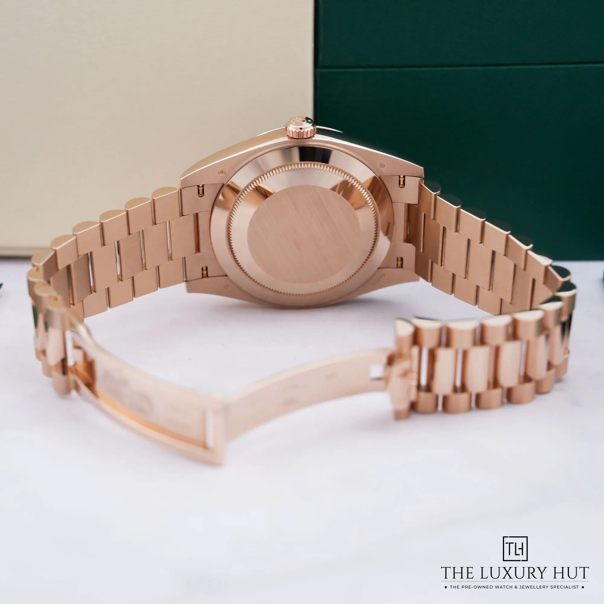 2026/06/064491f3-1c9c-4906-9929-0802b474556aRolex_Day-Date_40_Everose_Gold_Green_Anniversary_Dial_LB913-d.jpg.webp