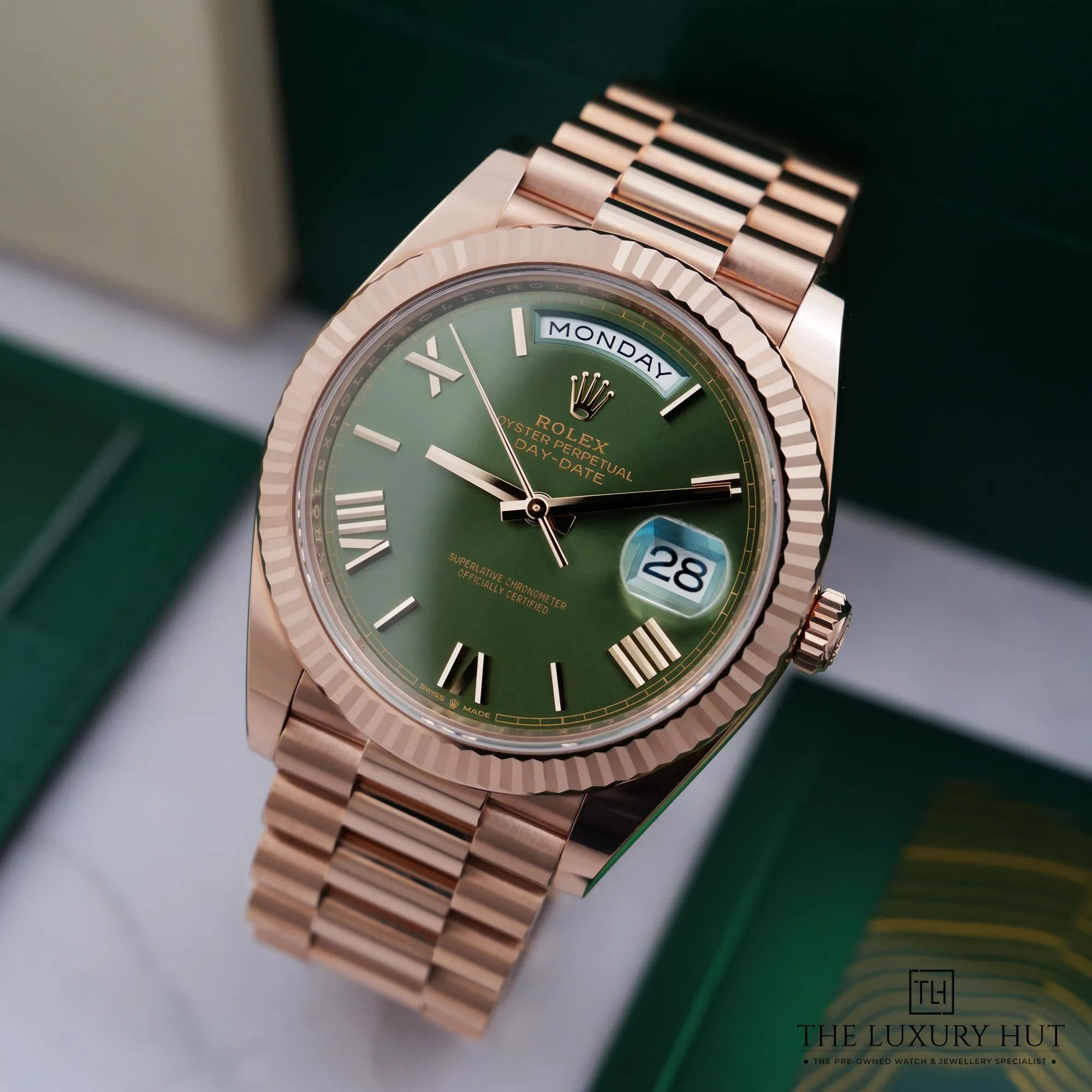 2026/06/22e5415e-99f4-419d-a9fc-b13d096056c9Rolex_Day-Date_40_Everose_Gold_Green_Anniversary_Dial_LB913-b.jpg.webp
