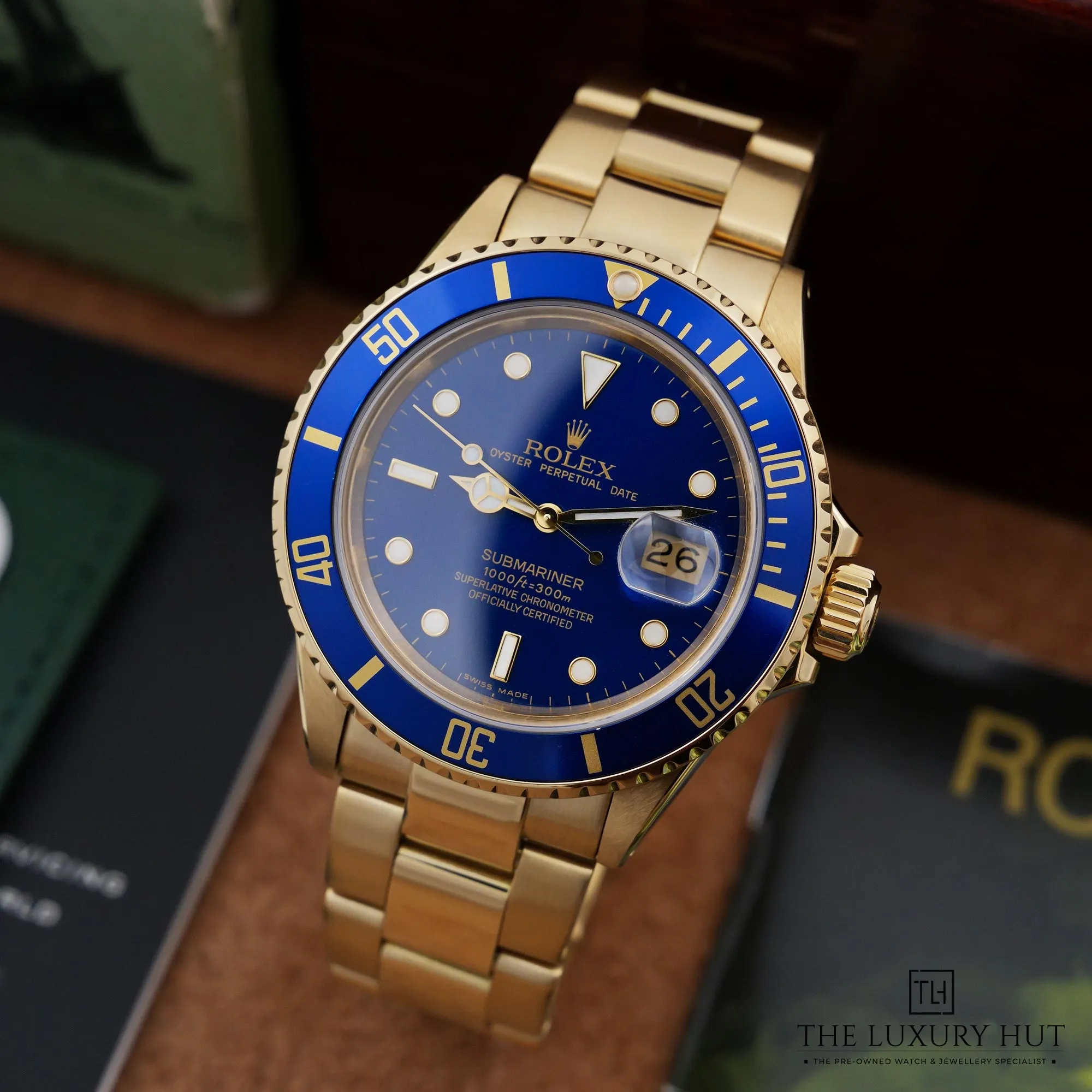 2026/06/4b3501b4-098d-4daa-b72c-bab4cf3671b8Rolex_Submariner_Date_Yellow_Gold_Blue_Dial_52928-b.jpg.webp