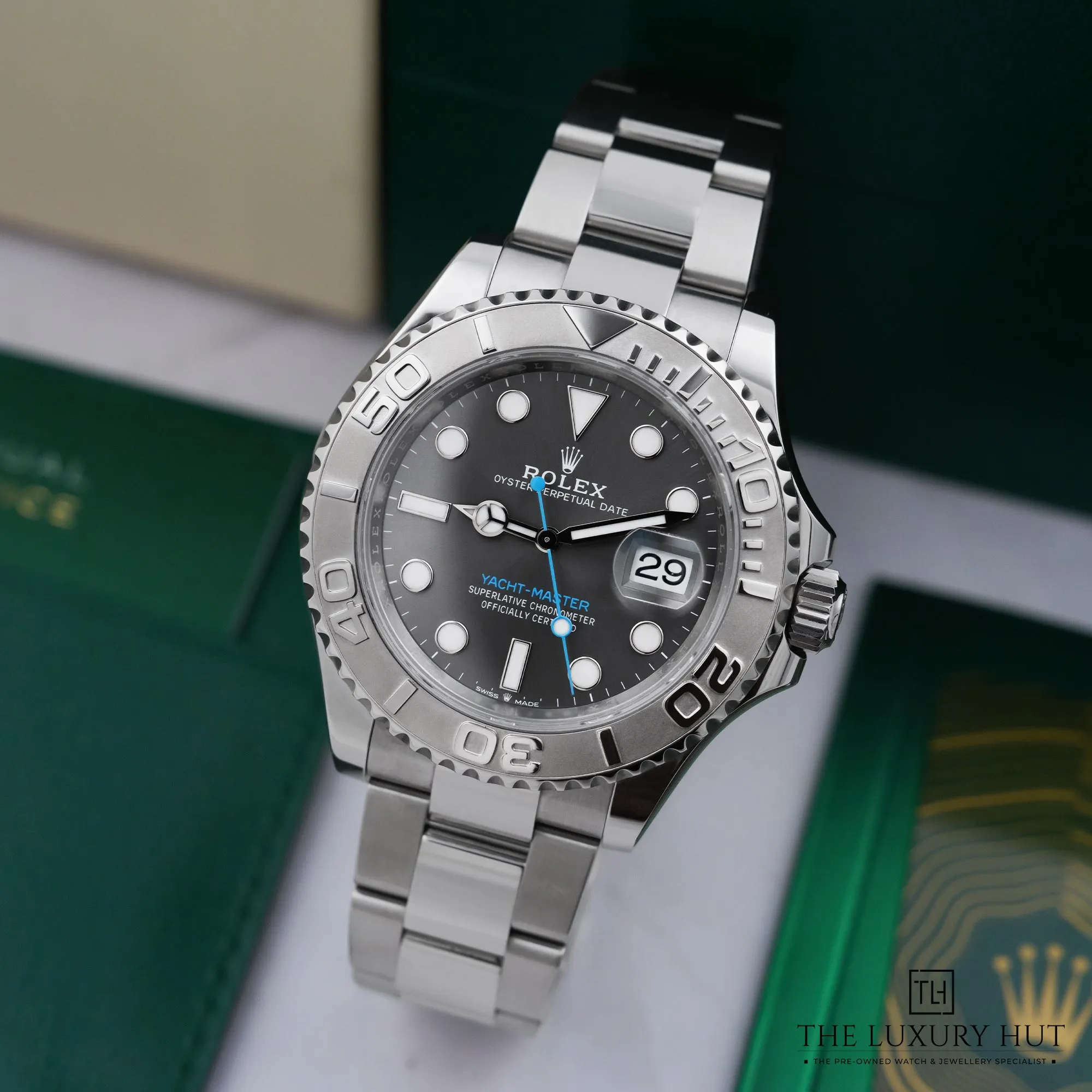 2026/06/63b5ff86-96cb-401e-8d32-6c1131ec7799Rolex_Yacht-Master_40_Steel_Platinum_Slate_53017-b.jpg.webp