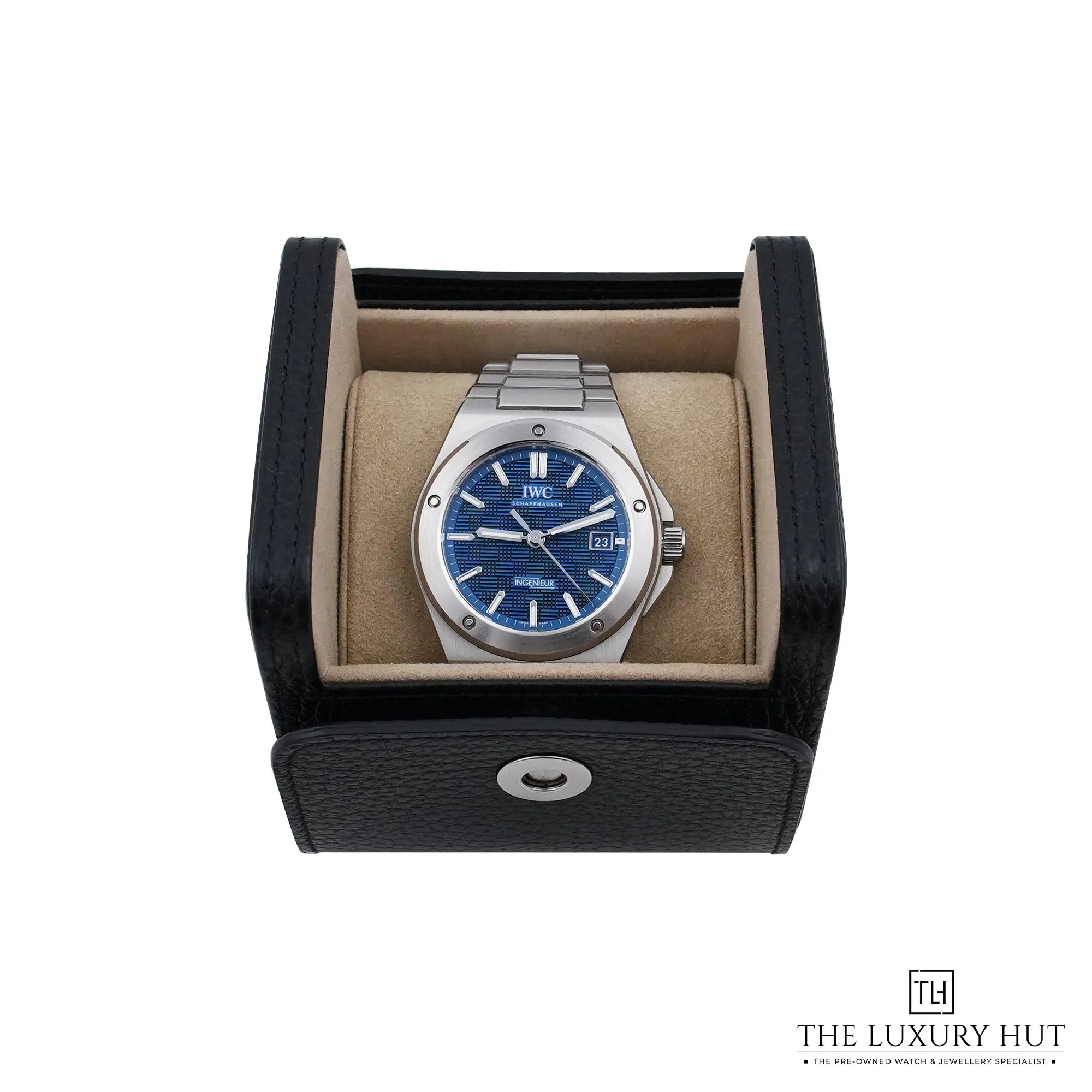 2026/06/8ee68268-a0fd-47d1-9863-3db3c5bbaa75IWC_Ingenieur_Automatic_40mm_Steel_Blue_53080-f.jpg.webp