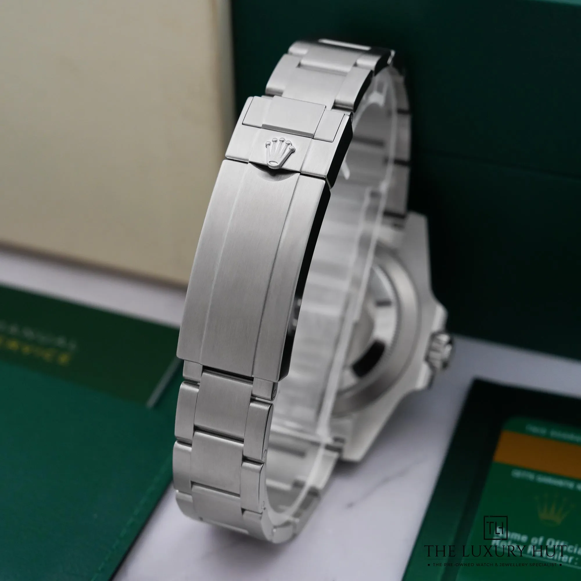 2026/06/adefbcb2-8542-49e7-a64a-4158ef87b1d2Rolex_Submariner_HULK_Steel_40mm_Green_53008-e.jpg.webp