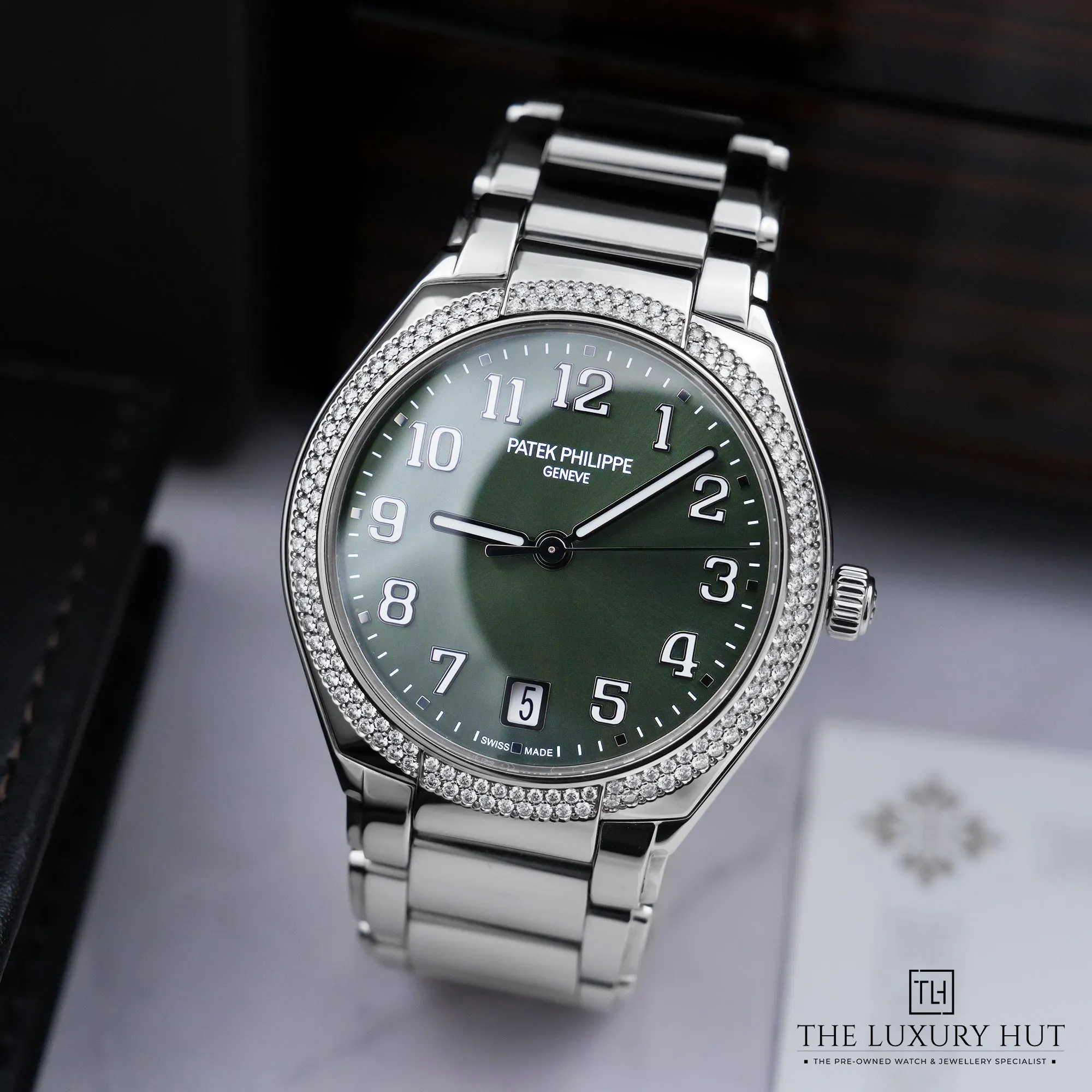 2026/07/7af43081-674b-4081-a5ee-686fd93bb0aePatek_Philippe_Twenty4_Steel_36_Olive_Green_Dial_LB974-bb.jpg.webp