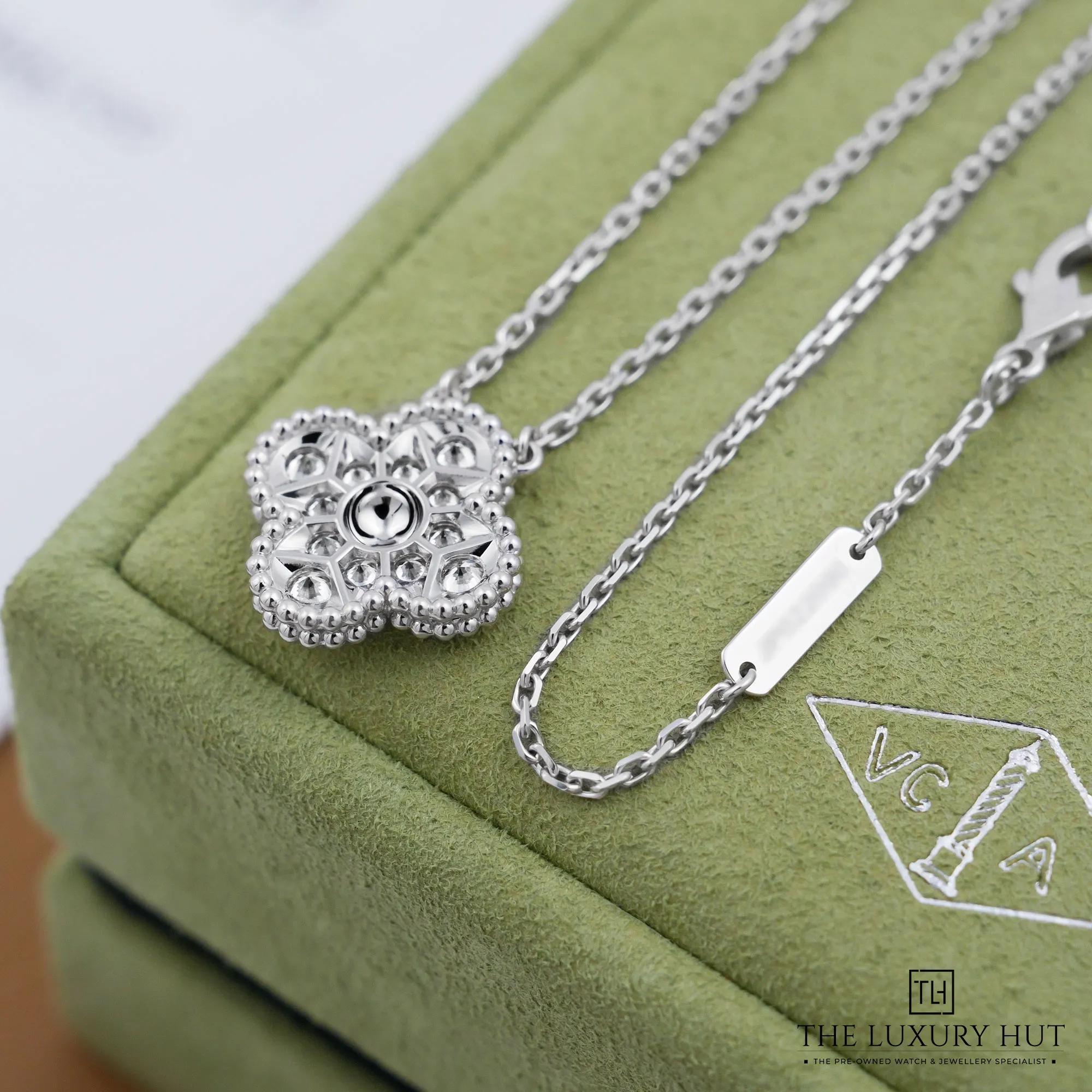 2026/09/f31d519a-4de9-4216-b44b-82f0dca95631Van_Cleef_&_Arpels_Vintage_Alhambra_White_Gold_Diamonds_Necklace_53392-d.jpg.webp