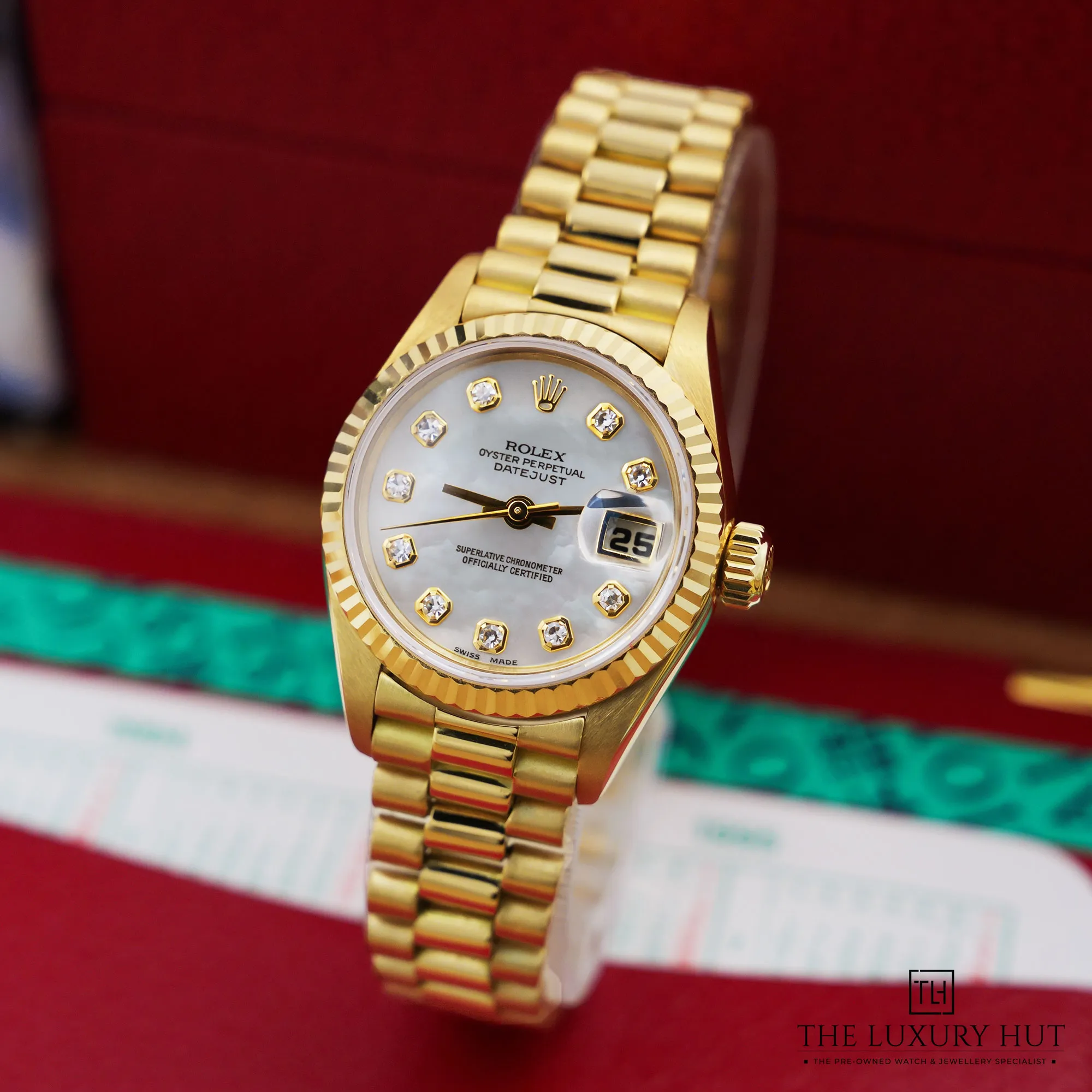 2026/10/ecd6b7b2-88bd-4570-8edc-0a96554327afRolex_Lady-Datejust_26mm_MOP_Diamond_New_53402-bb.jpg.webp