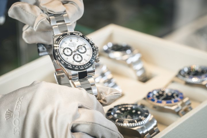 how rolex makes watches