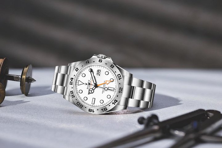 5 winter white dial watches