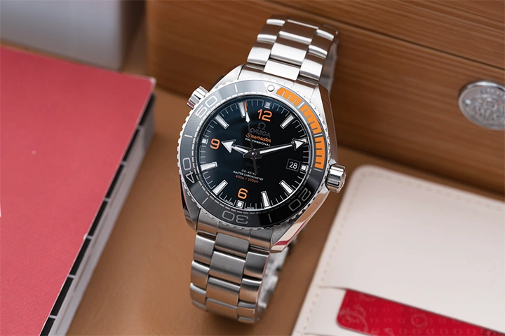 Omega Seamaster Planet Ocean 215.30.44.21.01.002